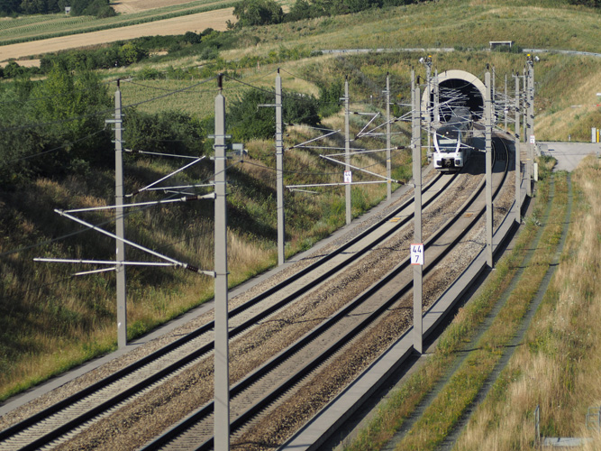 汽車模具進口報關