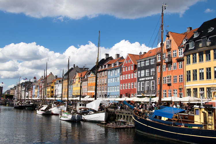 中國汽車出口量躍居全球第一日本